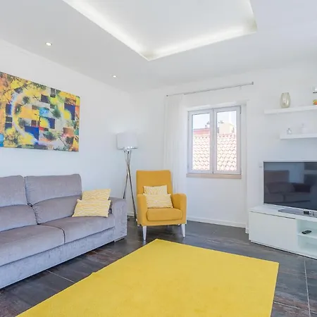 T4 Luis Apartment