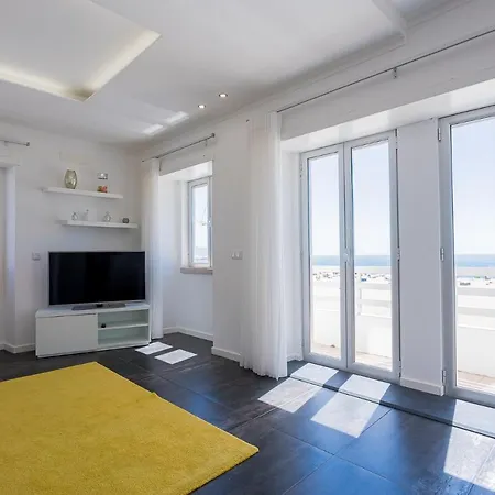 T4 Luis Apartment