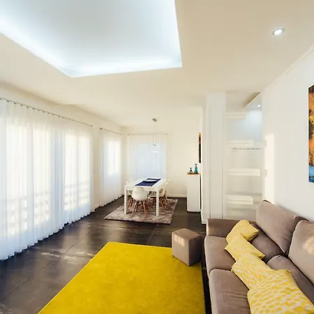Apartment T4 Luis Nazare