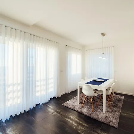 Apartment T4 Luis Nazare