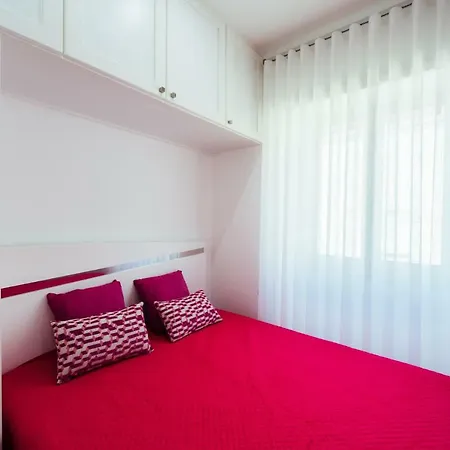 T4 Luis Apartment