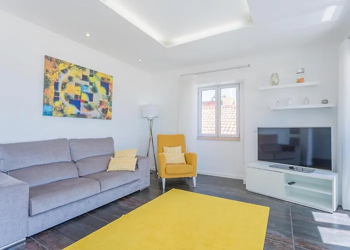 T4 Luis Apartment